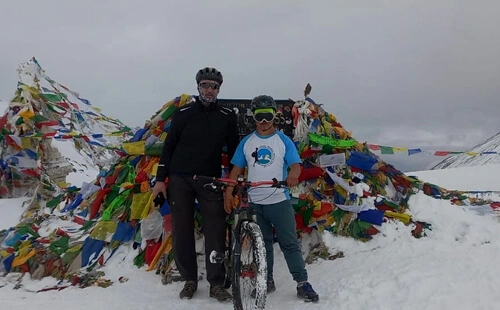 Trek to Annapurna Circuit in Nepal, reaching Thorong La Pass (5,416 m)
