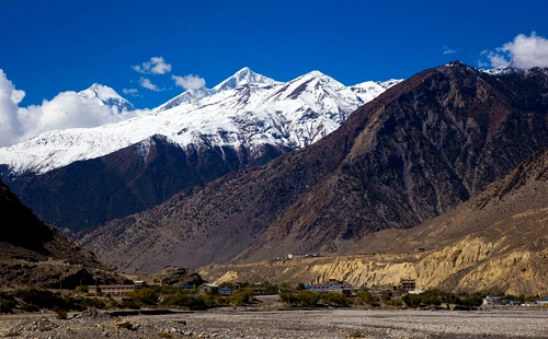 Teahouses in the village of Jomsom