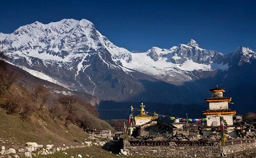 Trekking to Manaslu Circuit in spring