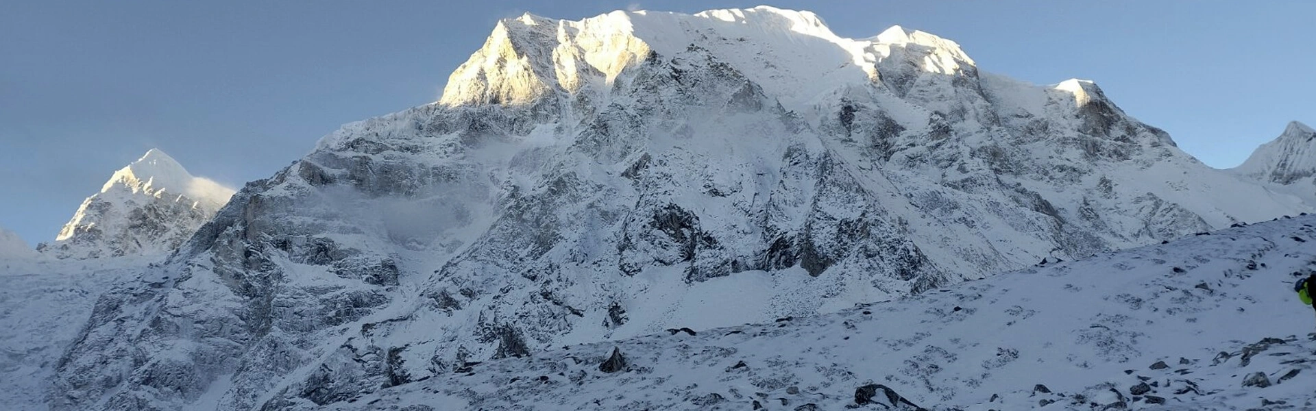 Mountain ranges on the Manaslu Circuit Trek
